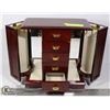 Image 1 : JEWELRY BOX WITH SIDE NECKLACE HANGERS /5 DRAWERS