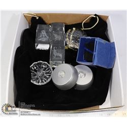 LOT OF CRYSTAL/ GLASS COLLECTABLES