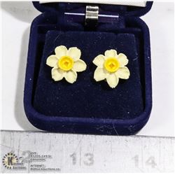 VINTAGE ESTATE DAFFODIL EARRINGS NEW IN CASE