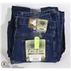 Image 1 : LOT OF 3 JEANS. ASSORTED SIZES AND STYLES