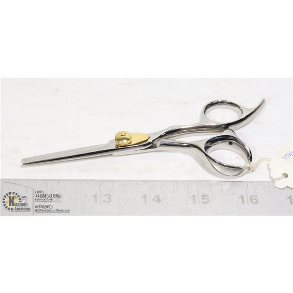 NEW PROFESSIONAL SCISSORS