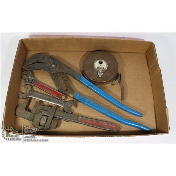 VINTAGE TOOLS PUMP WRENCH