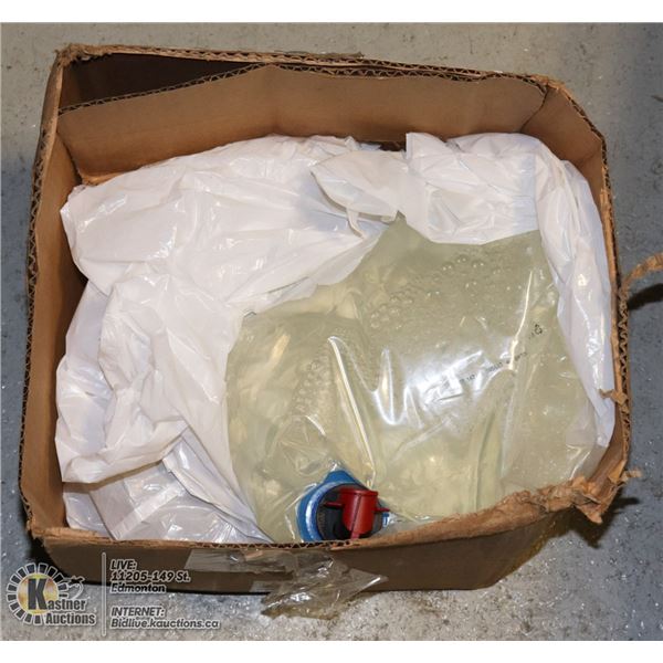 BOX WITH TWO LIQUID SOAP BAGS