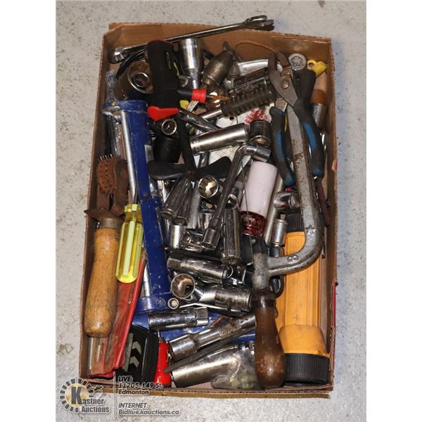 TRAY OF ASSORTED TOOLS
