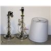 Image 1 : 2 WHITE TABLE LAMPS