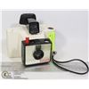 Image 1 : POLAROID SWINGER 20 VINTAGE CAMERA