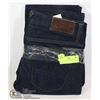 Image 1 : 2 PAIRS OF BLUE BLOOD 27/34 BLUE JEANS