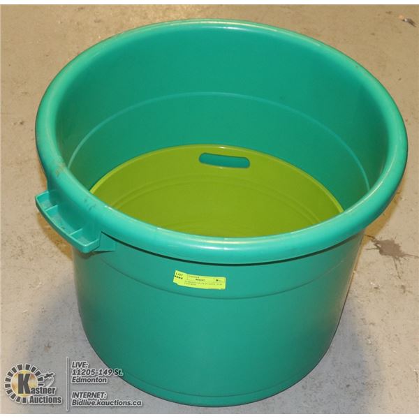 LARGE HEAVY DUTY PLASTIC TUB WITH STURDY