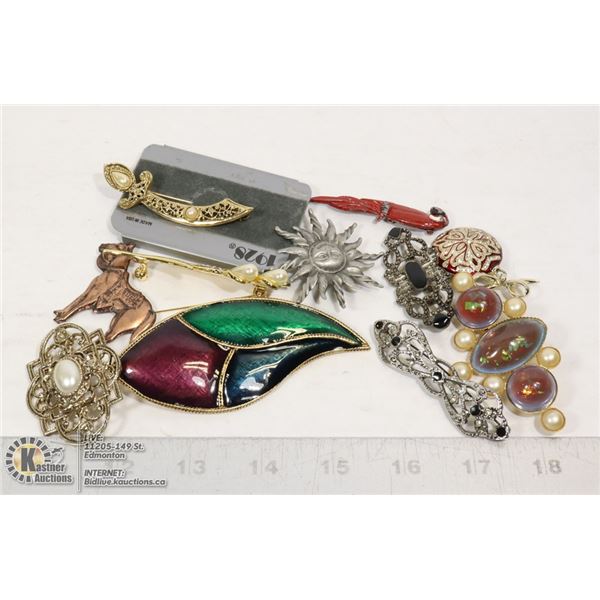 XL BOX OF ESTATE BROOCHES