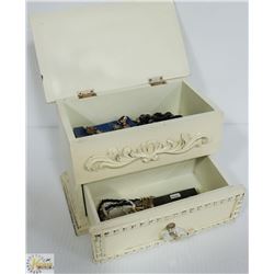 JEWELRY BOX WITH JEWELRY INSIDE
