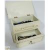 Image 1 : JEWELRY BOX WITH JEWELRY INSIDE