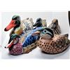 Image 1 : 6)  LOT OF 5 WOODEN HAND PAINTED DUCKS