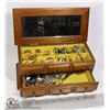 Image 1 : JEWELRY BOX WITH CONTENTS