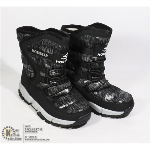 KIDS BOOTS SIZE 31