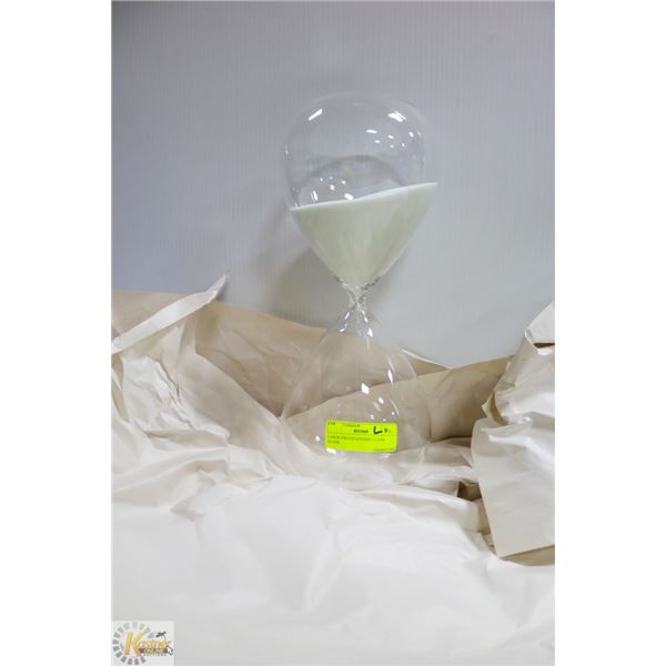 LARGE FREESTANDING CLEAR GLASS