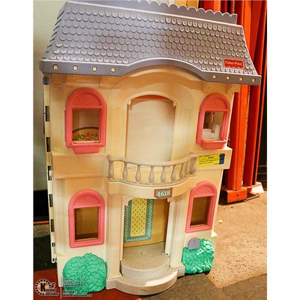 VINTAGE 1997 FISHER PRICE FAMILY GRAND DOLL HOUSE