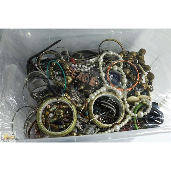 16 POUNDS MIXED VINTAGE JEWELRY WITH ACC. WATCHES