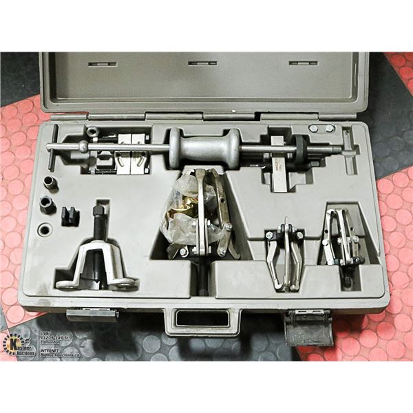 SLIDE HAMMER AND PULLER SET