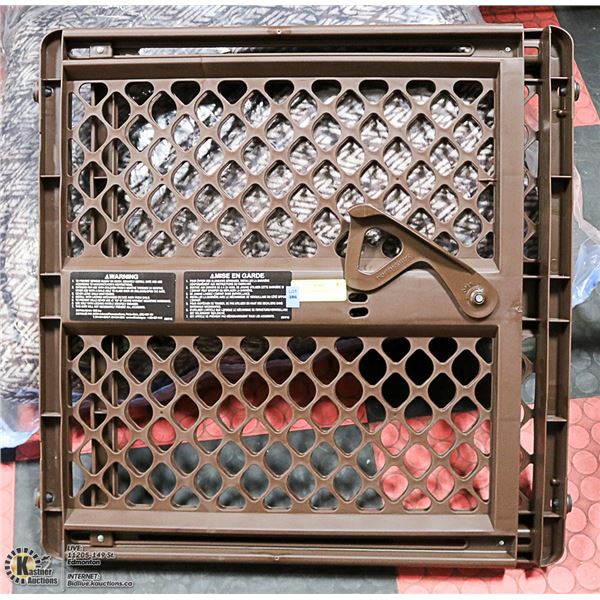 CHILD SAFETY GATE