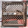 Image 1 : CHILD SAFETY GATE