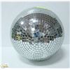 Image 1 : LARGE DISCO BALL
