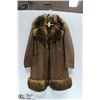 Image 1 : VINTAGE FOLKS FINER FURS COAT