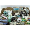 Image 1 : TRAY OF ASSORTED COLLECTIBILES