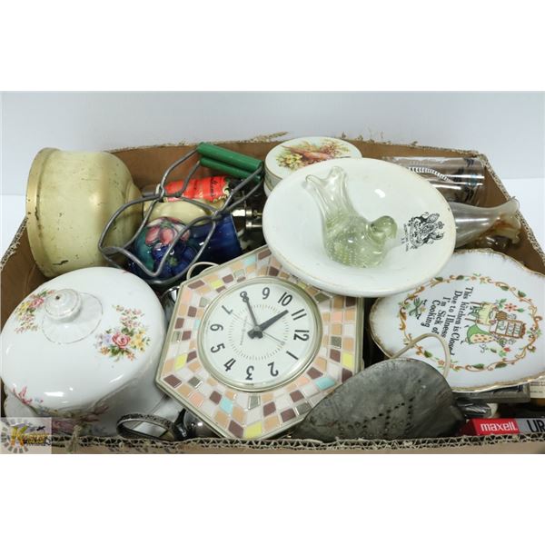 TRAY OF ASSORTED COLLECTIBILES