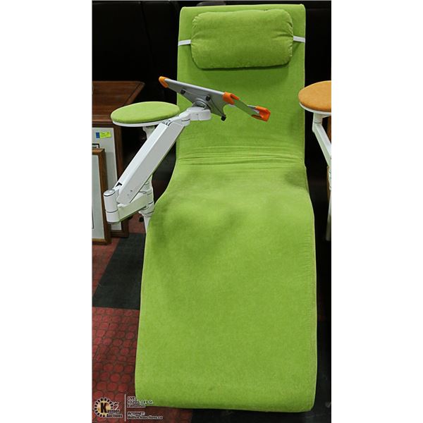 GREEN LCD DISPLAY MOUNT CHAIR