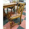 Image 2 : SOLID OAK DINING TABLE WITH 4 ANTIQUE OAK CHAIRS