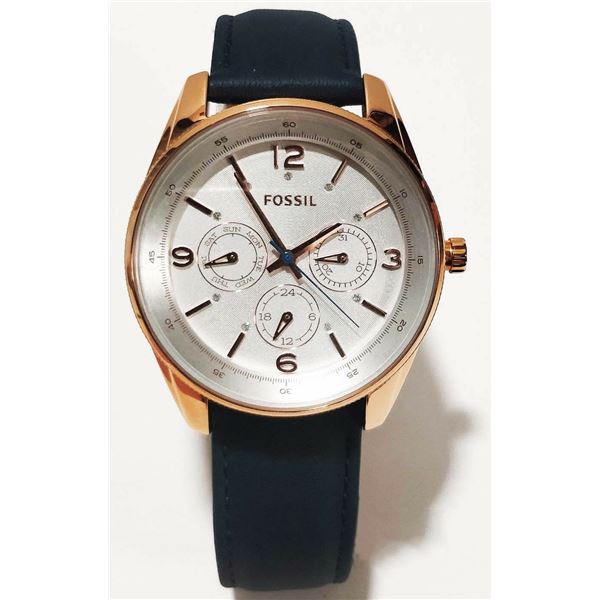 NEW FOSSIL WHITE DIAL NAVY LEATHER STRAP MSRP $219