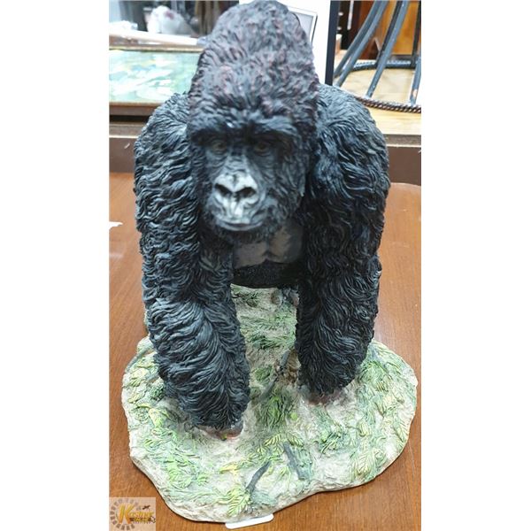 LARGE HEAVY SILVER-BACK GORILLA FIGURINE