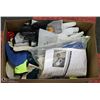 Image 1 : BOX OF ASSORTED GLOVES