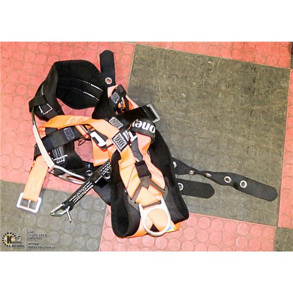 FULL BODY HARNESS
