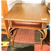 Image 1 : WOOD TABLE
