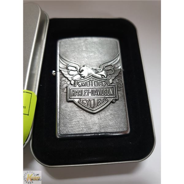 NEW AUTHENTIC ZIPPO LIGHTER IN CASE,