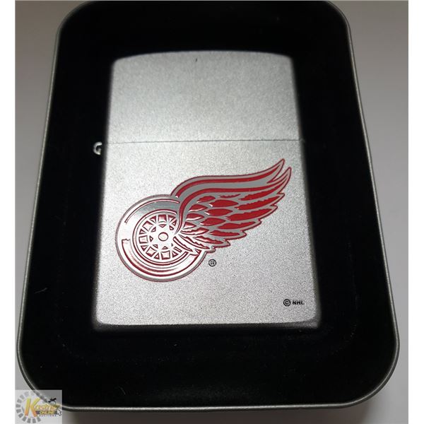 NEW AUTHENTIC ZIPPO LIGHTER IN CASE,