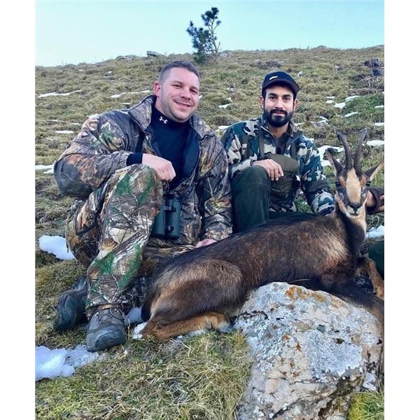 3-Day Trophy Pyrenean Chamois Hunt in Spain Including 1-Day of Driven Hunting (SCI Silver Medal Cham