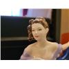 Image 2 : Royal Doulton Figurine 'Elaine' B