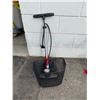 Image 1 : Basket and pump