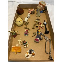 Lot of small collectibles