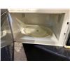 Image 2 : Sanyo Microwave