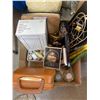 Image 1 : Box 2 flasks, wine holder, wallet ect