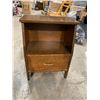 Image 1 : End table