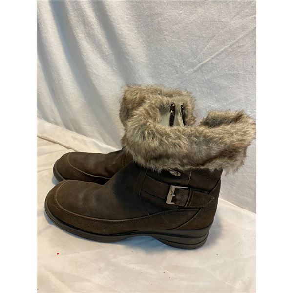 Leather boots size 8.5 used