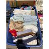 Image 1 : Bin of linens