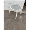 Image 1 : Patio side table