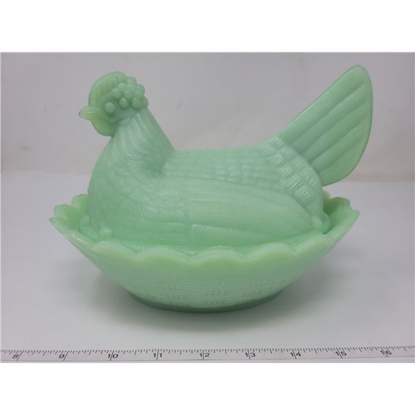 Jadite large hen on nest no chips or cracks