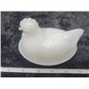 Image 2 : hen on nest medium white no chips or cracks