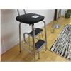 Image 4 : 1950-60's kitchen step stool